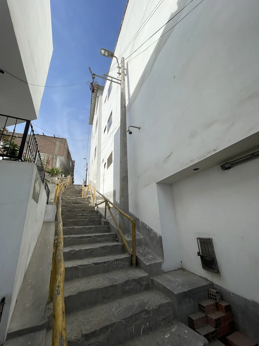 Exterior 3